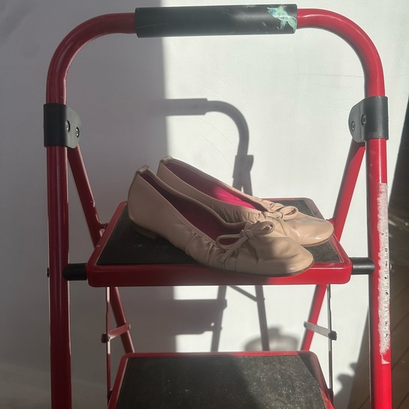 Cream Flats with Rounded Toe and Ruched Detail - Picture 3 of 6